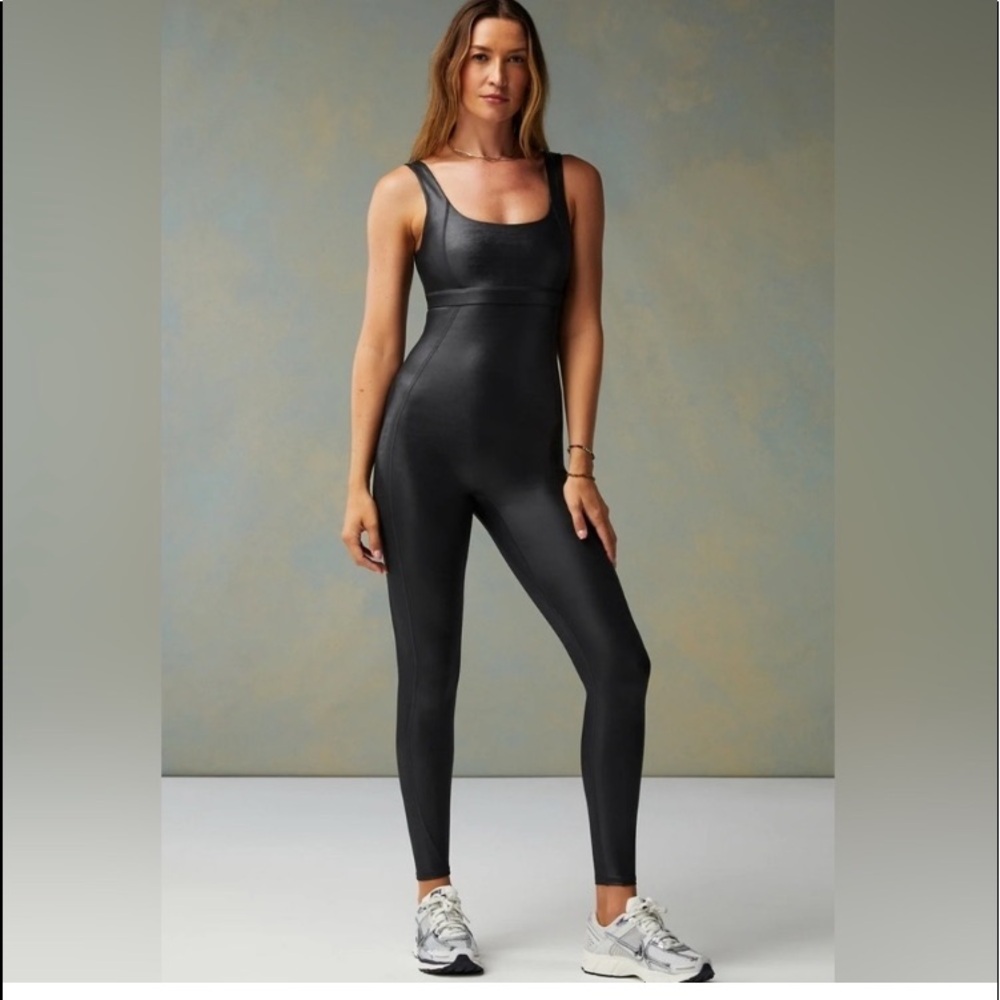 Fabletics LEOTARD Black Vegan Leather wet Motion 365 XS JUMPER JUMPSUIT ROMPER